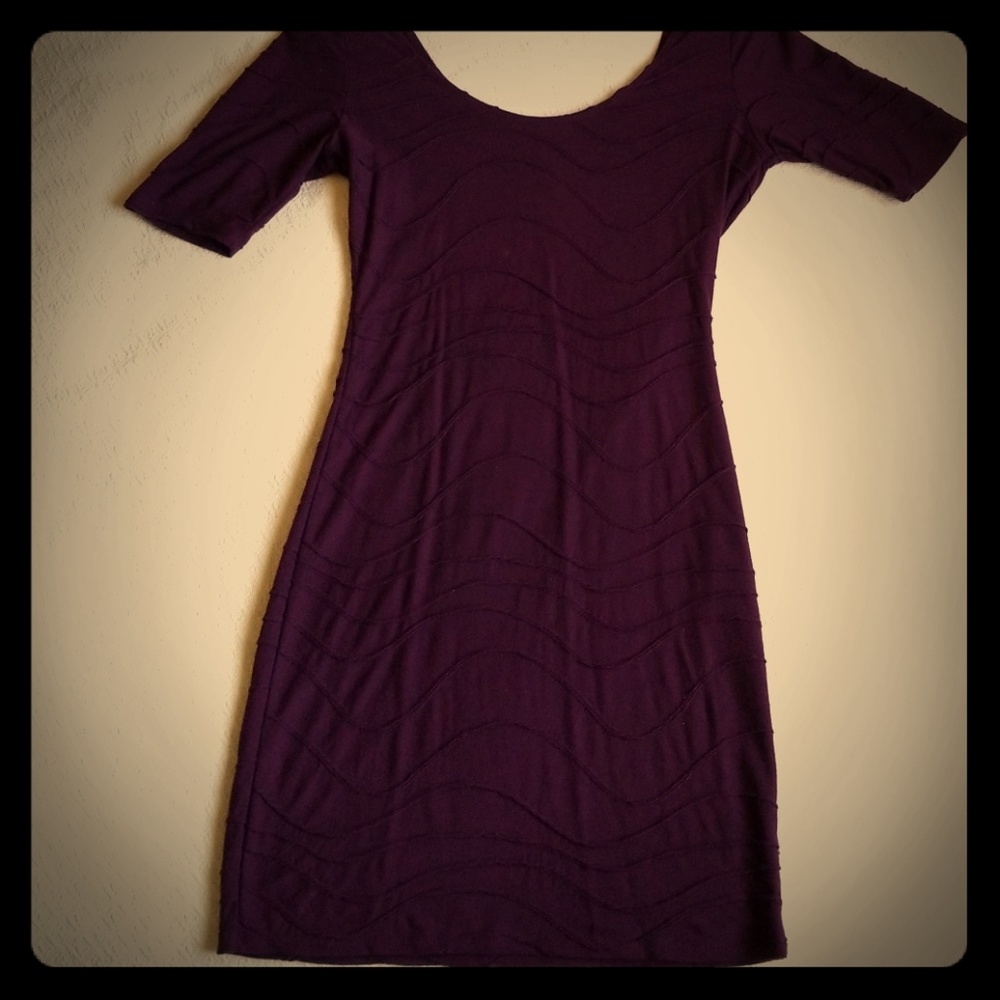 Sexy bodycon dress with ridged pattern - Size S